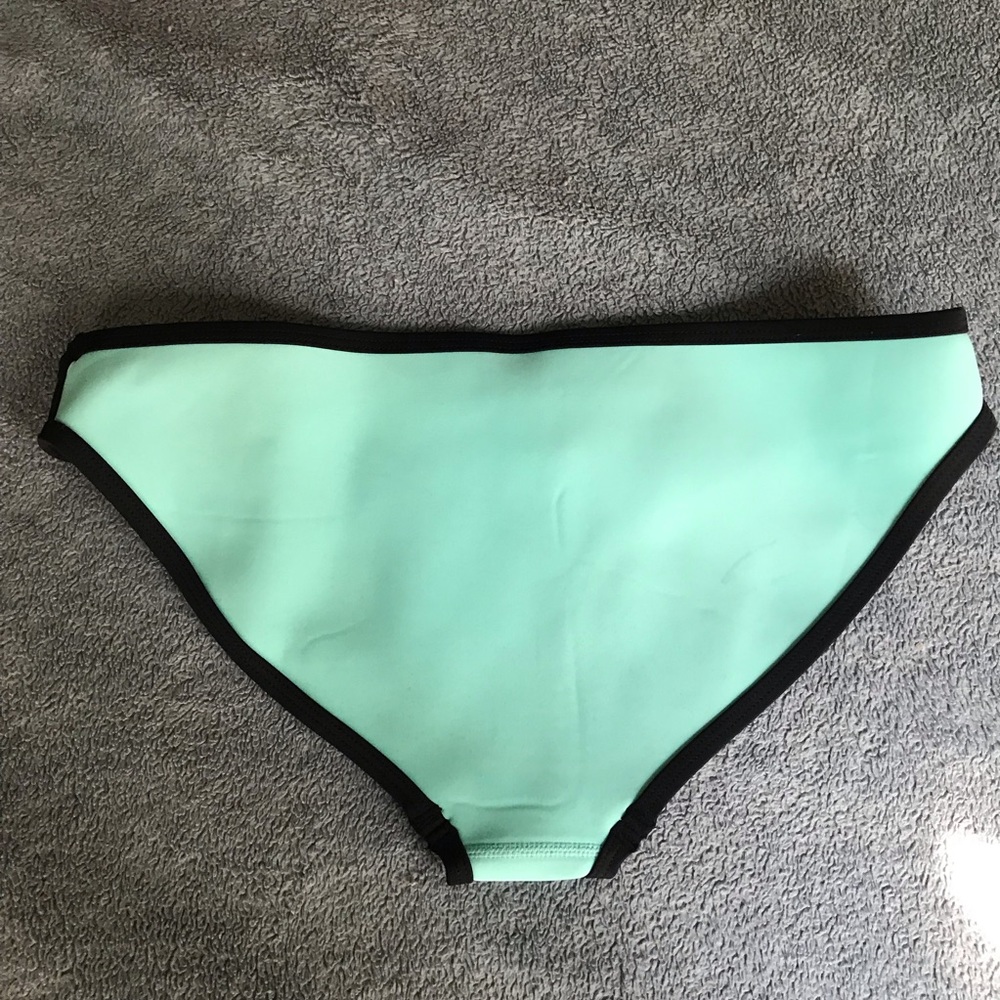👙 Triangl Neoprene Bikini Blue and Pink 👙 - Picture 7 of 8